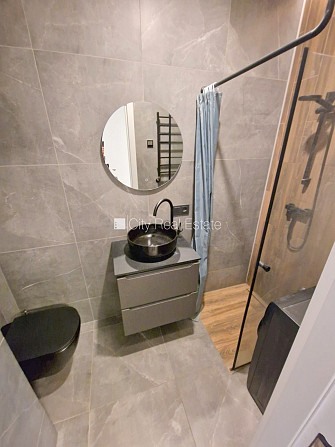 Fasādes māja, renovēta māja, slēgts pagalms, ieeja no ielas un pagalma, ir lifts, kāpņu Rīga - foto 8