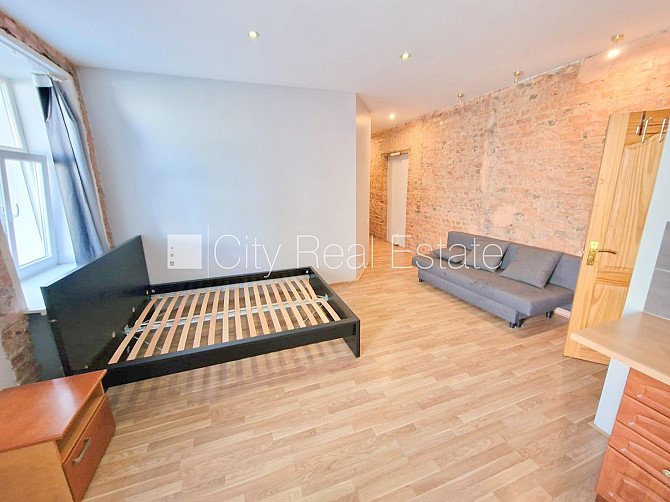 Pagalma ēka, renovēta māja, slēgts pagalms, ieeja no ielas un pagalma, kāpņu telpa pēc Rīga - foto 5