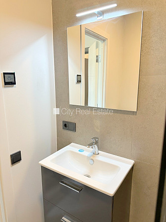 Pagalma ēka, renovēta māja, slēgts pagalms, ieeja no ielas un pagalma, kāpņu telpa pēc Rīga - foto 14