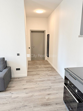 Pagalma ēka, renovēta māja, slēgts pagalms, ieeja no ielas un pagalma, kāpņu telpa pēc Rīga - foto 8