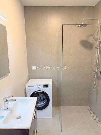 Pagalma ēka, renovēta māja, slēgts pagalms, ieeja no ielas un pagalma, kāpņu telpa pēc Rīga - foto 13