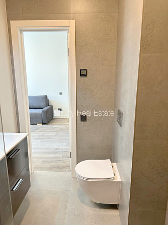 Pagalma ēka, renovēta māja, slēgts pagalms, ieeja no ielas un pagalma, kāpņu telpa pēc Rīga - foto 16