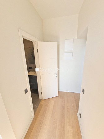 Pagalma ēka, renovēta māja, slēgts pagalms, ieeja no ielas un pagalma, kāpņu telpa pēc Rīga - foto 9