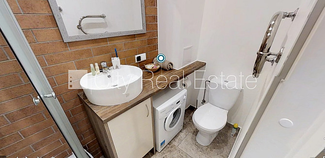 Renovēta māja, labiekārtota apzaļumota teritorija, kāpņu telpa pēc kapitālā remonta, Rīga - foto 9