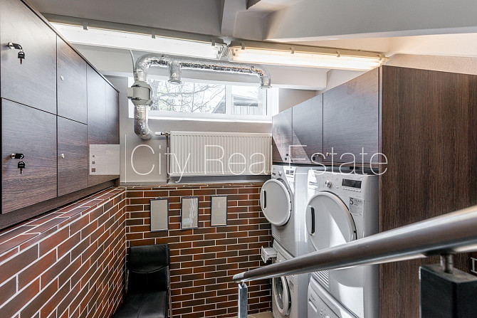 Renovēta māja, labiekārtota apzaļumota teritorija, kāpņu telpa pēc kapitālā remonta, Rīga - foto 12