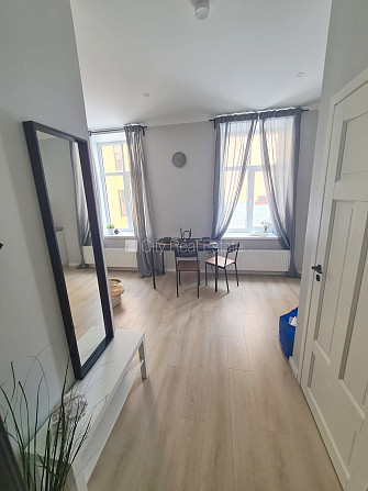 Fasādes māja, renovēta māja, ieeja no ielas, kāpņu telpa pēc kapitālā remonta, logi Rīga - foto 15