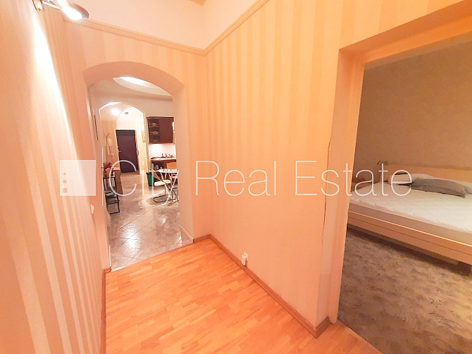 Земля в собственности, фасадный дом, реновированный дом, вход со двора, Рига - изображение 4