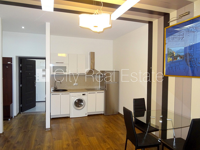 Projekts - Aleksandra Čaka 33, pagalma ēka, renovēta māja, labiekārtots apzaļumots pagalms, Rīga - foto 1