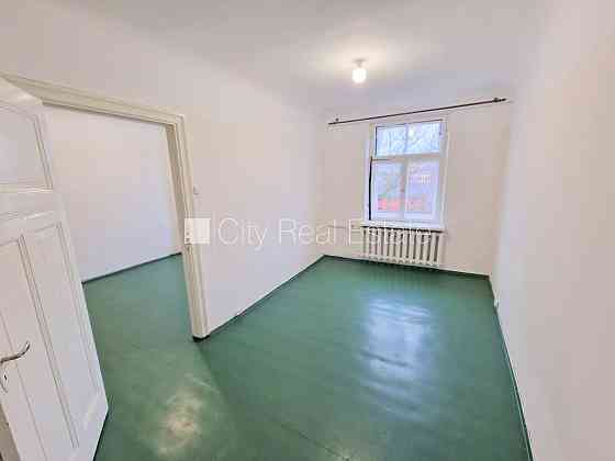 Дом во дворе, реновированный дом, закрытая территория, вход со двора, лестничная Rīga