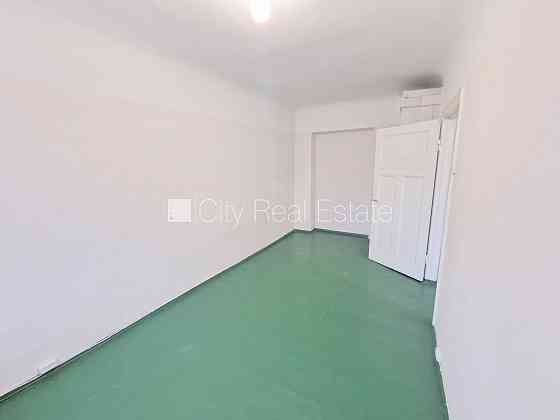 Дом во дворе, реновированный дом, закрытая территория, вход со двора, лестничная Rīga