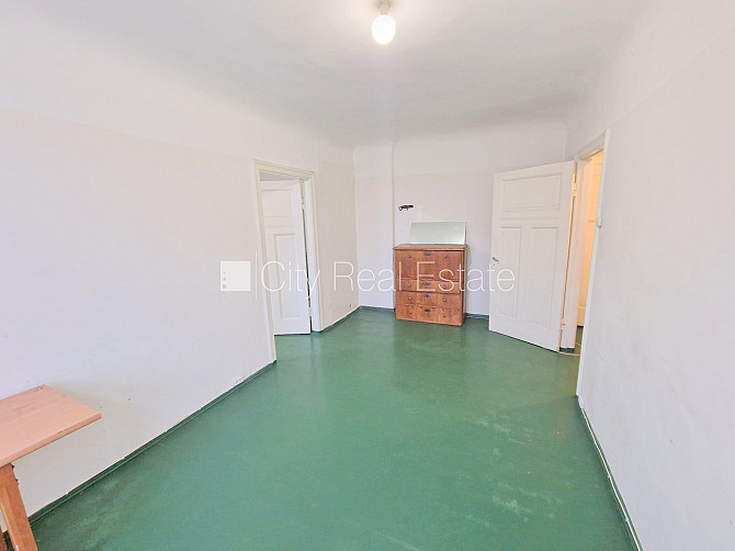 Pagalma māja, renovēta māja, slēgta teritorija, ieeja no pagalma, kāpņu telpa pēc Rīga - foto 9