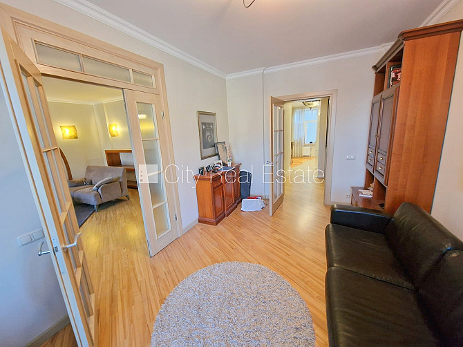 Fasādes māja, restaurēta māja, ieeja no ielas, ir lifts, kāpņu telpa pēc kosmētiskā Rīga - foto 16