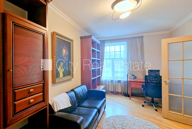 Fasādes māja, restaurēta māja, ieeja no ielas, ir lifts, kāpņu telpa pēc kosmētiskā Rīga - foto 12