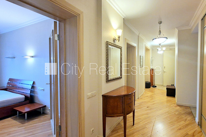 Fasādes māja, restaurēta māja, ieeja no ielas, ir lifts, kāpņu telpa pēc kosmētiskā Rīga - foto 18