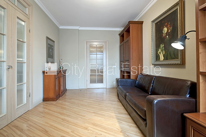 Fasādes māja, restaurēta māja, ieeja no ielas, ir lifts, kāpņu telpa pēc kosmētiskā Rīga - foto 14