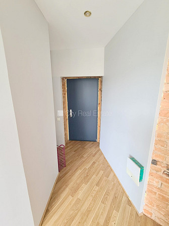 Pagalma ēka, renovēta māja, slēgts pagalms, ieeja no ielas un pagalma, kāpņu telpa pēc Rīga - foto 13