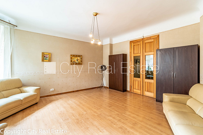 Земля в собственности, дом во дворе, закрытый двор, возможность аренды парковки, Рига - изображение 8