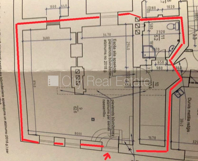 Фасадный дом, реновированный дом, место для машины, вход с улицы, полуподвал, окна Рига - изображение 12