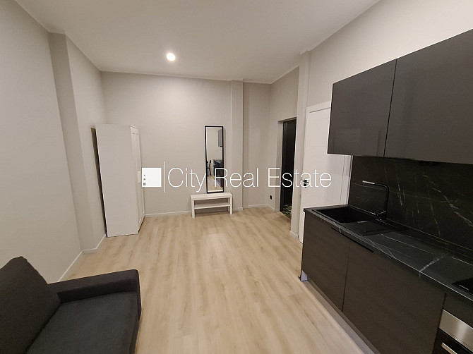 Fasādes māja, renovēta māja, slēgts pagalms, ieeja no ielas un pagalma, ir lifts, kāpņu Rīga - foto 10