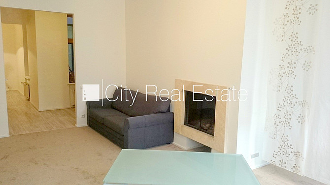 Фасадный дом, окна выходят на улицу, количество спален 1 шт., одна изолированная Рига - изображение 2