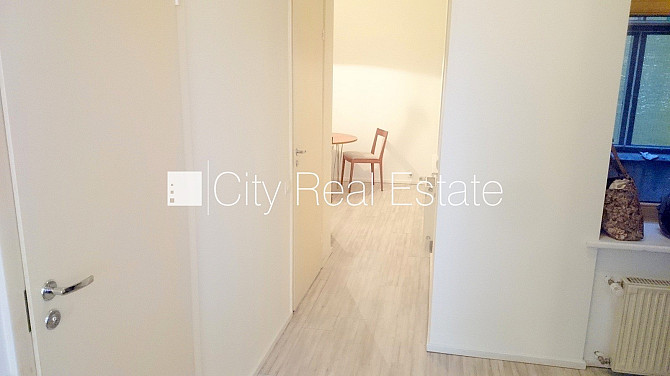 Фасадный дом, окна выходят на улицу, количество спален 1 шт., одна изолированная Рига - изображение 8