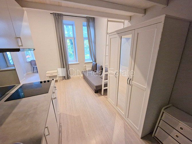 Fasādes māja, renovēta māja, slēgts pagalms, ieeja no ielas, kāpņu telpa pēc kosmētiskā Rīga - foto 5