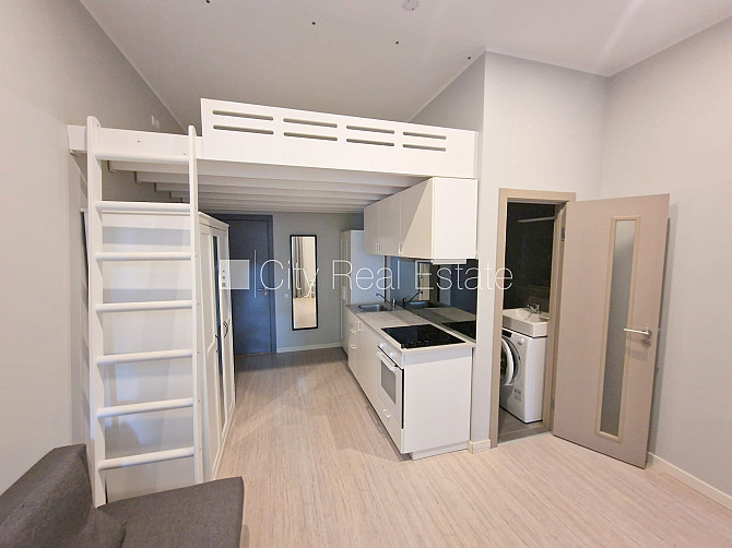 Fasādes māja, renovēta māja, slēgts pagalms, ieeja no ielas, kāpņu telpa pēc kosmētiskā Rīga - foto 1