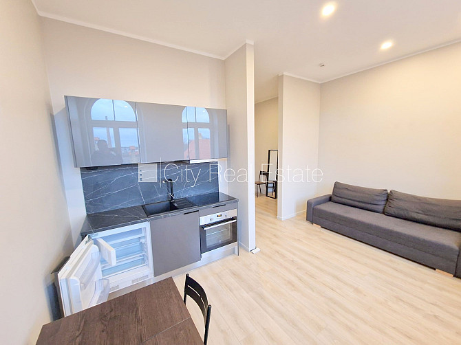 Fasādes māja, renovēta māja, slēgts pagalms, ieeja no ielas un pagalma, ir lifts, kāpņu Rīga - foto 4