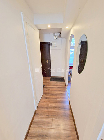 Zeme īpašumā, koka māja, fasādes māja, fasāde ar koka apdari, ieeja no pagalma, logi vērsti Rīgas rajons - foto 17