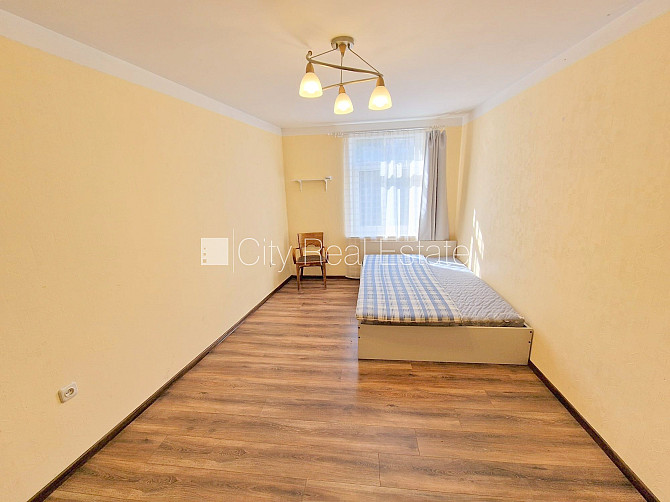 Zeme īpašumā, koka māja, fasādes māja, fasāde ar koka apdari, ieeja no pagalma, logi vērsti Rīgas rajons - foto 10