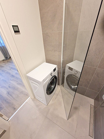 Pagalma ēka, renovēta māja, slēgts pagalms, ieeja no ielas un pagalma, kāpņu telpa pēc Rīga - foto 14