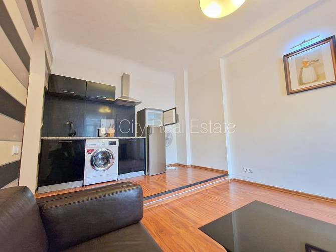 Projekts - Aleksandra Čaka 33, pagalma ēka, slēgts pagalms, ieeja no pagalma, kāpņu telpa pēc Rīga - foto 3