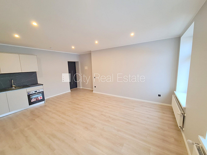 Fasādes māja, renovēta māja, slēgts pagalms, ieeja no ielas un pagalma, kāpņu telpa pēc Rīga - foto 7