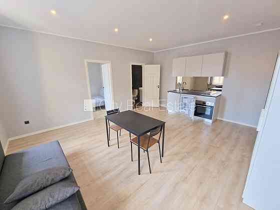 Фасадный дом, реновированный дом, закрытый двор, вход с улицы и со двора, Rīga