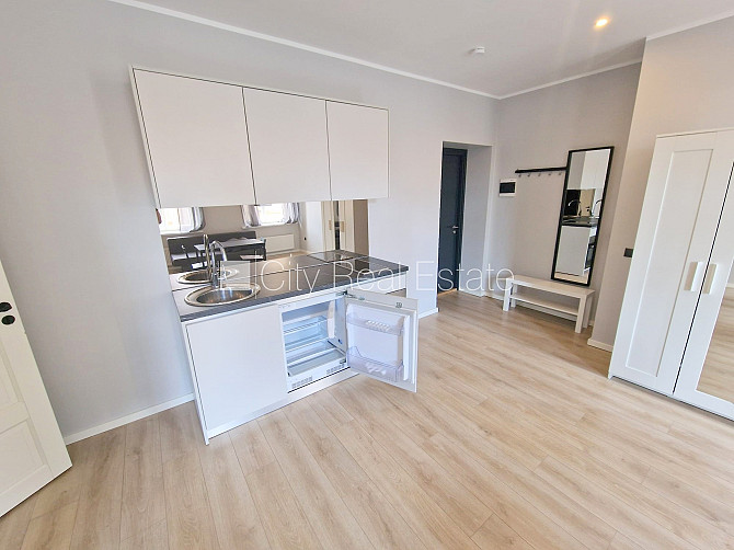 Fasādes māja, renovēta māja, slēgts pagalms, ieeja no ielas un pagalma, kāpņu telpa pēc Rīga - foto 9