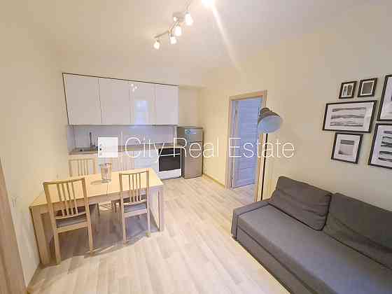 Здание во дворе, реновированный дом, закрытый двор, возможность аренды парковки, Rīga