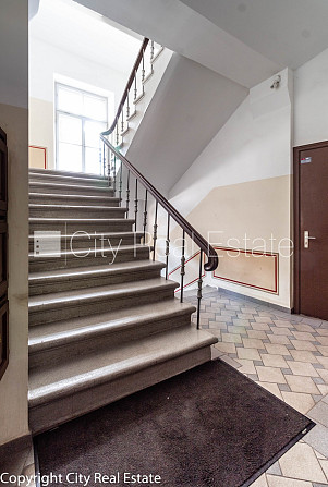 Fasādes māja, renovēta māja, slēgts pagalms, ieeja no ielas, kāpņu telpa pēc kosmētiskā Rīga - foto 18