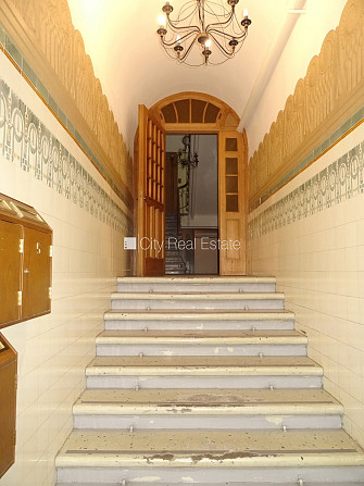 Fasādes māja, renovēta māja, objektu apsargā fiziskā apsardze, ieeja no ielas, mansards, ir Rīga - foto 17