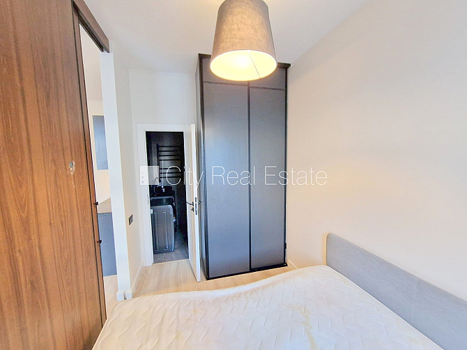 Fasādes māja, renovēta māja, slēgts pagalms, ieeja no ielas, ir lifts, kāpņu telpa pēc Rīga - foto 12