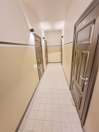 Fasādes māja, renovēta māja, slēgts pagalms, ieeja no ielas, ir lifts, kāpņu telpa pēc Rīga - foto 19