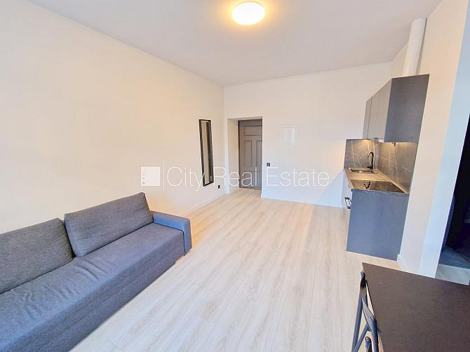 Fasādes māja, renovēta māja, slēgts pagalms, ieeja no ielas, ir lifts, kāpņu telpa pēc Rīga - foto 9