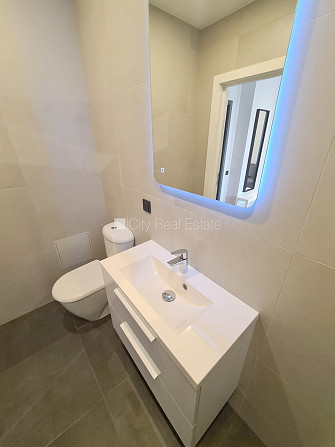 Pagalma ēka, renovēta māja, slēgts pagalms, ieeja no ielas un pagalma, ir lifts, kāpņu telpa Rīga - foto 14