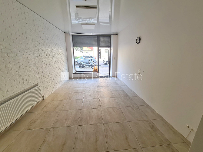 Zeme īpašumā, fasādes māja, renovēta māja, ieeja no ielas, logi vērsti uz ielas pusi, Rīga - foto 5