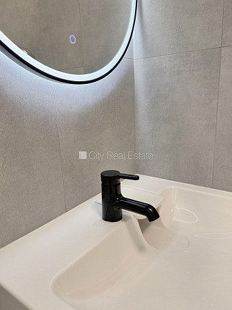 Fasādes māja, renovēta māja, slēgts pagalms, ieeja no ielas un pagalma, kāpņu telpa pēc Rīga - foto 6