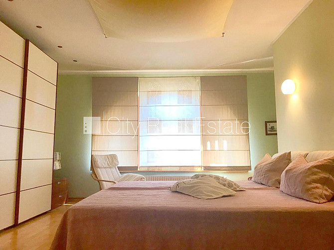 Fasādes māja, slēgts pagalms, vieta automašīnai, ieeja no ielas, kāpņu telpa pēc Rīga - foto 14