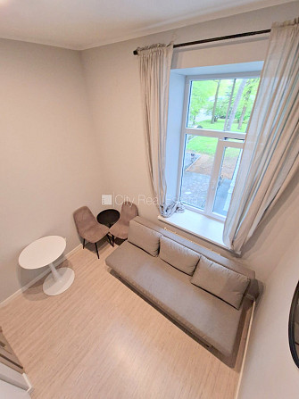 Fasādes māja, renovēta māja, slēgts pagalms, ieeja no ielas, kāpņu telpa pēc kapitālā Rīga - foto 6