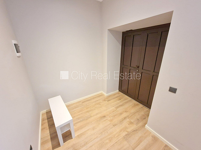 Pagalma ēka, renovēta māja, slēgts pagalms, ieeja no ielas un pagalma, logi vērsti uz ielas Rīga - foto 18