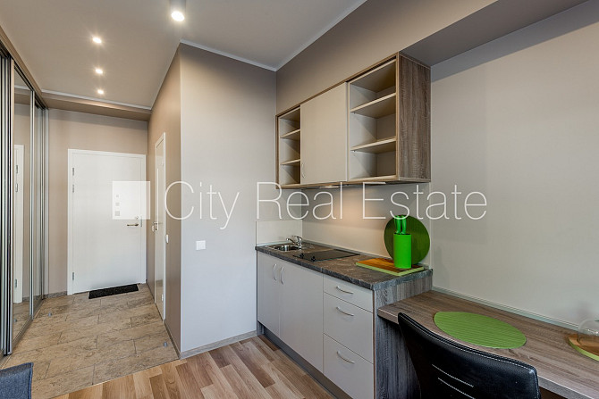 Renovēta māja, labiekārtota apzaļumota teritorija, kāpņu telpa pēc kapitālā remonta, Rīga - foto 2