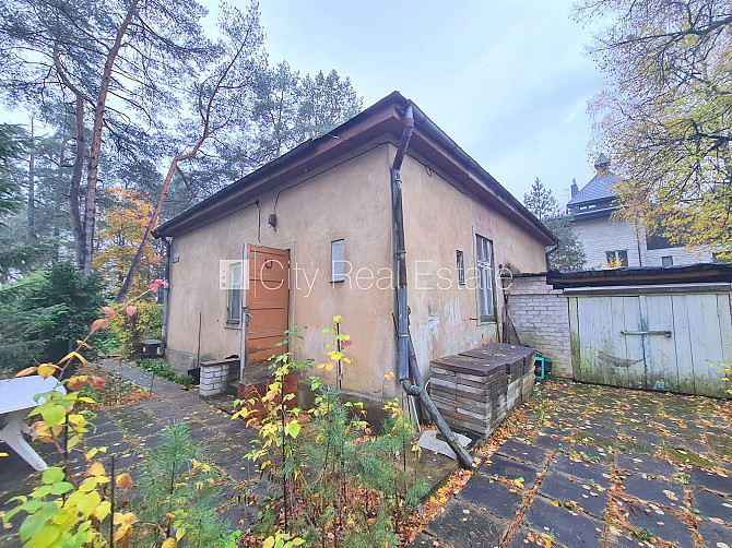 Земля в собственности, частный дом, металическое покрытие крыши, благоустроенная Юрмала - изображение 17