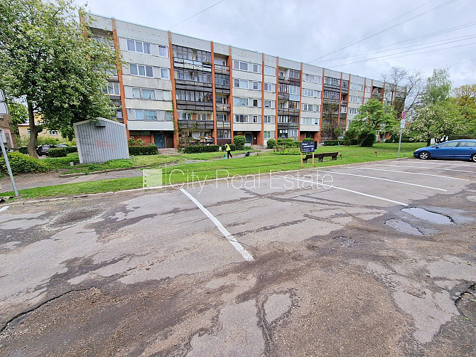 Место для машины, въезд на территорию предъявляя пропуск, стоянка на территории Рига - изображение 2